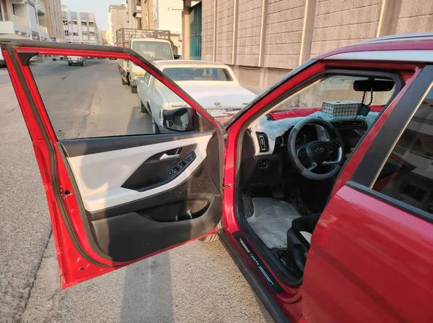 Car image 13