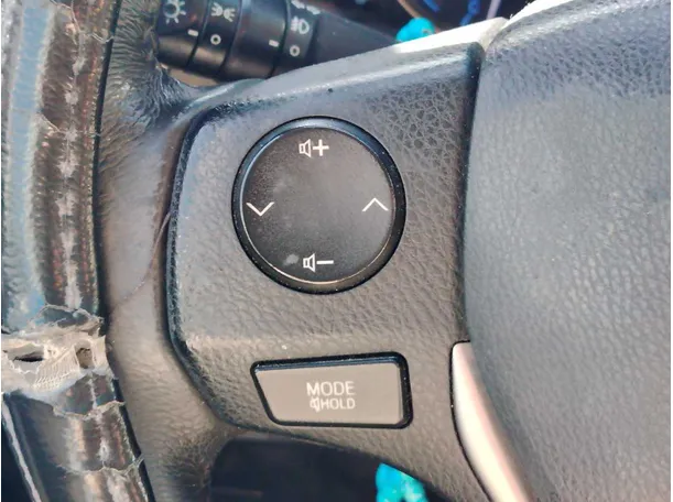 Car image 27