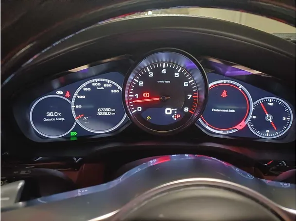 Car image 19