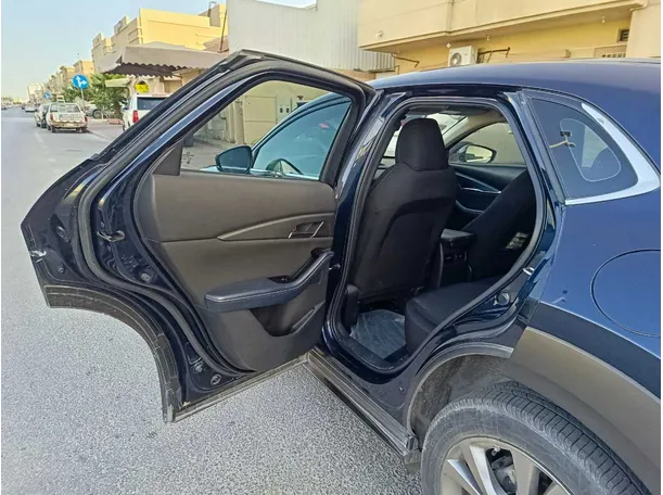 Car image 13