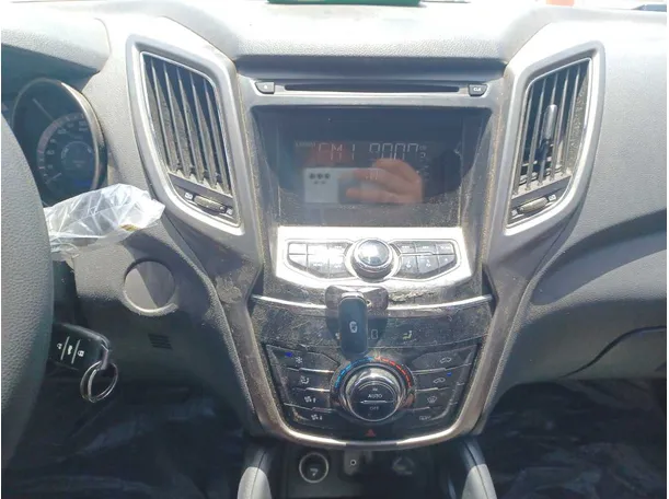 Car image 15