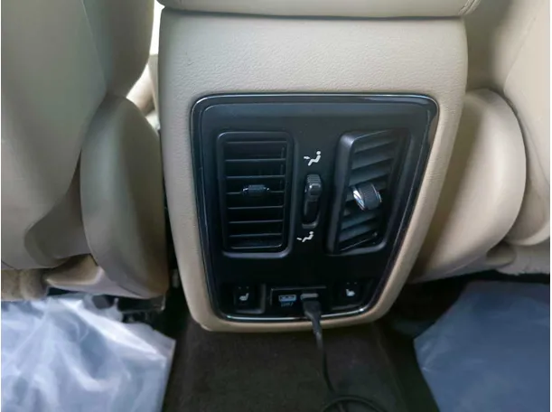 Car image 35