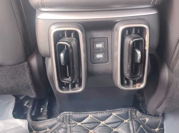 Car image 29