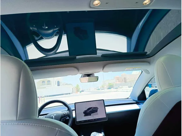 Car image 21