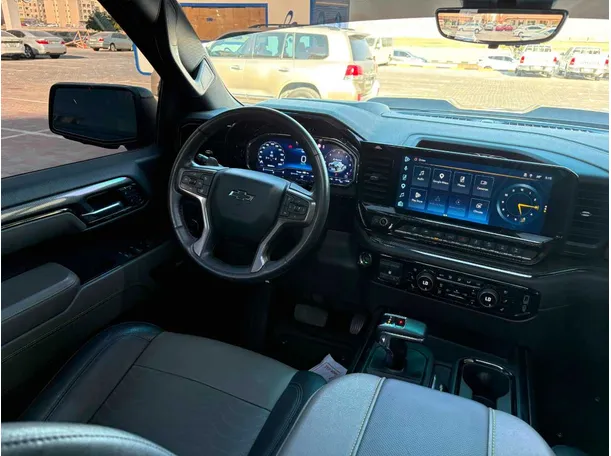 Car image 17