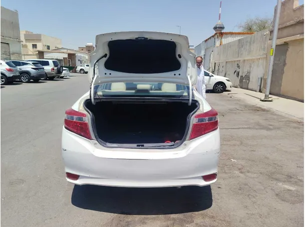 Car image 24