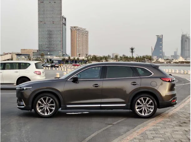 Car image 8
