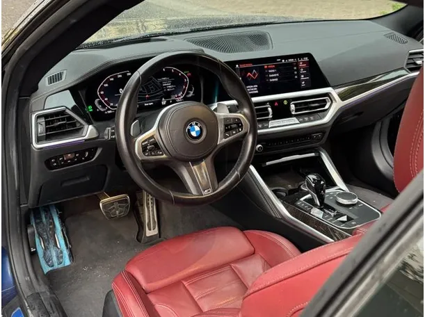 Car image 10