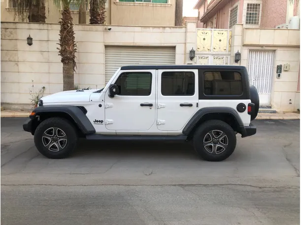 Car image 8