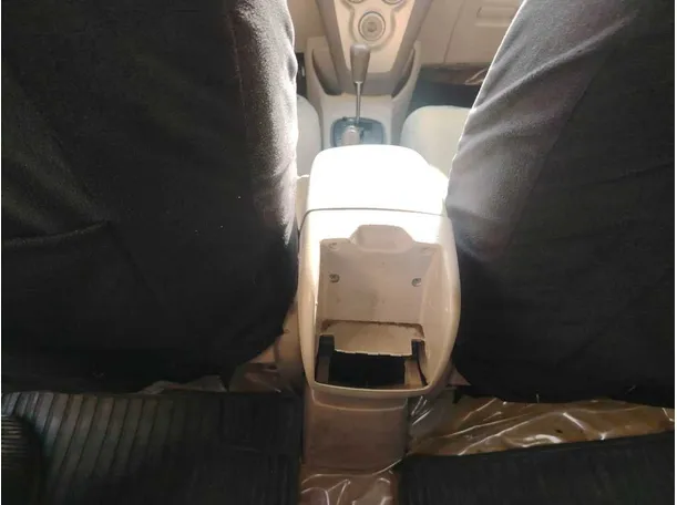 Car image 30