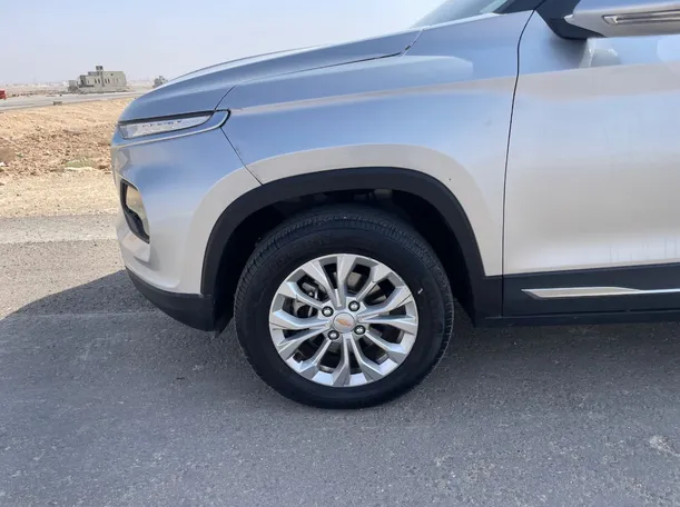 Car image 10