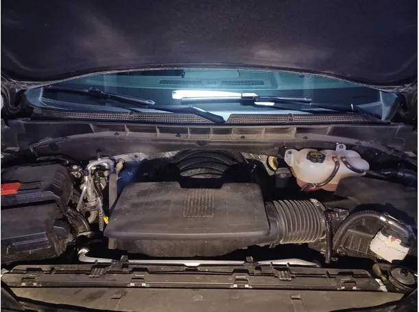 Car image 24
