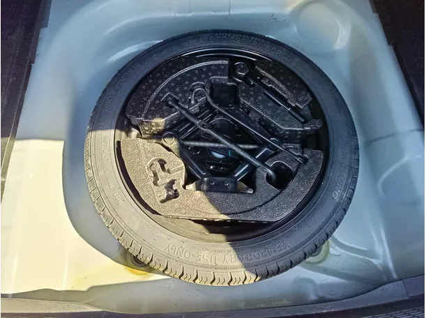Car image 31