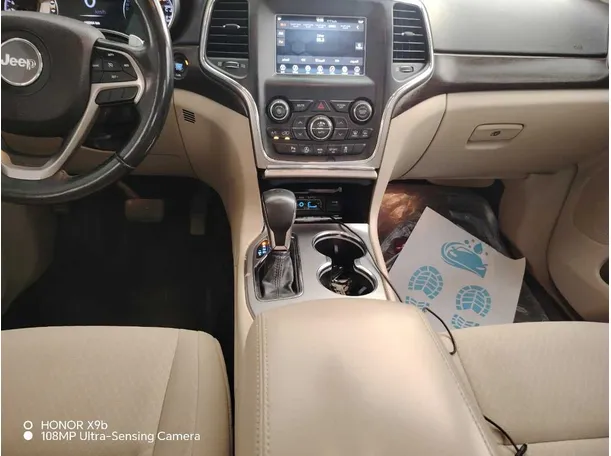 Car image 26