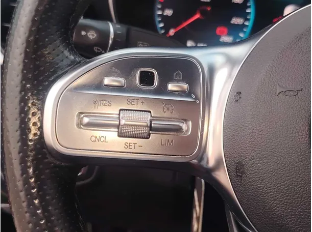 Car image 32