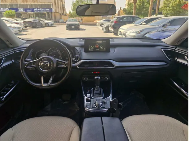 Car image 16