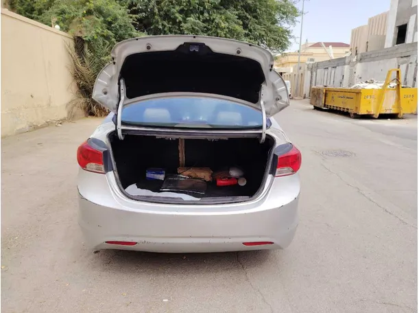Car image 23
