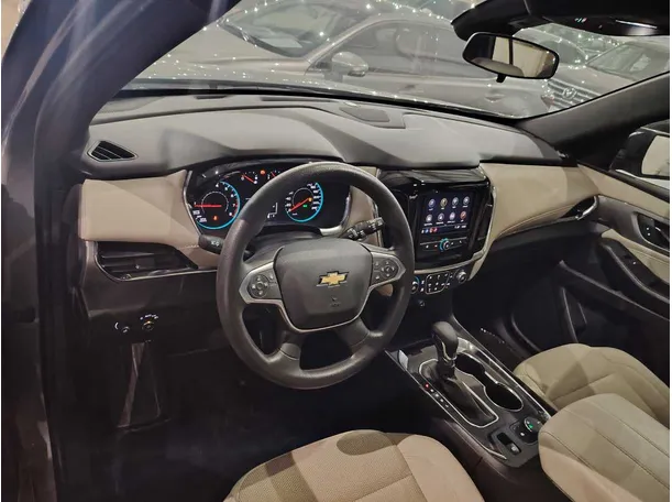 Car image 16