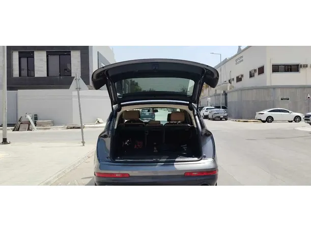 Car image 22