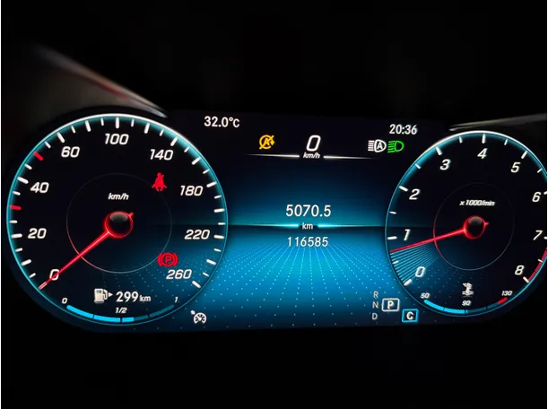 Car image 8