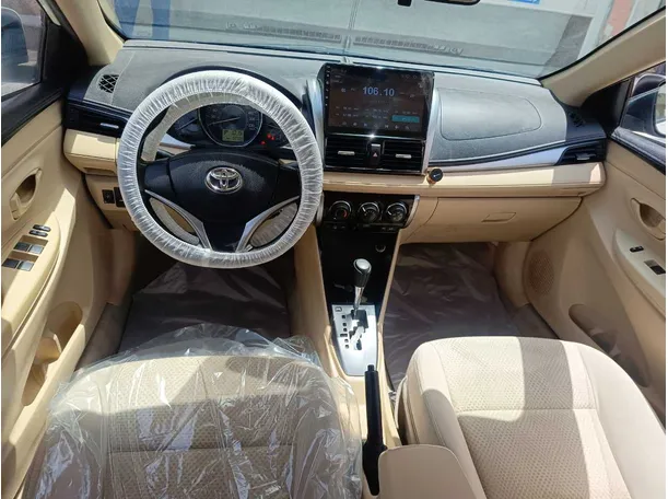 Car image 18