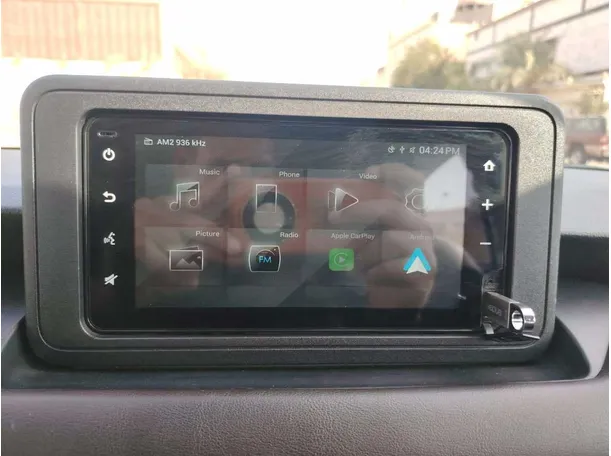 Car image 26