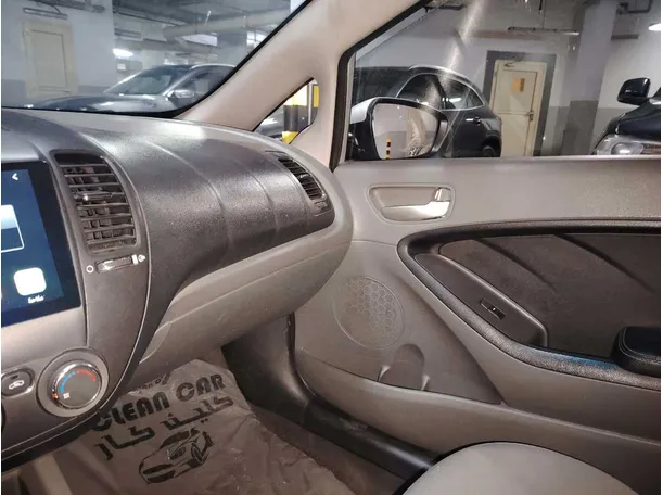 Car image 24