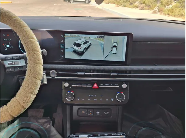 Car image 19