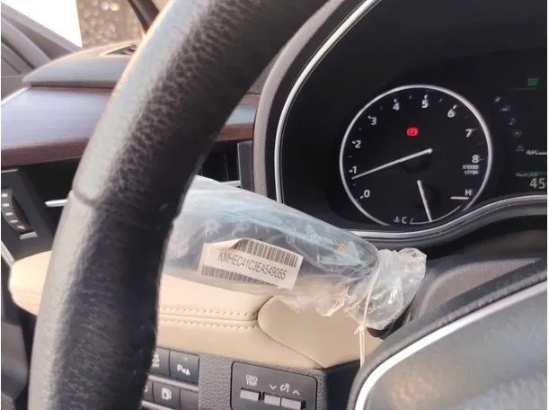 Car image 22