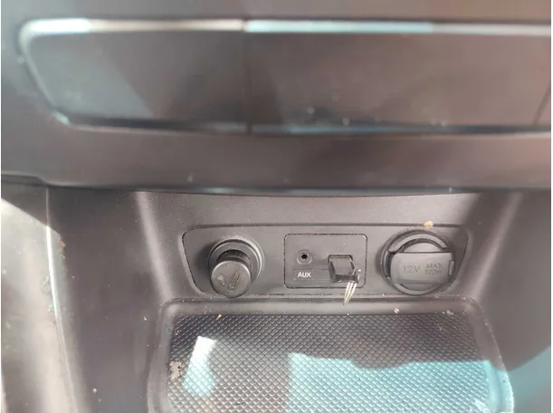Car image 28