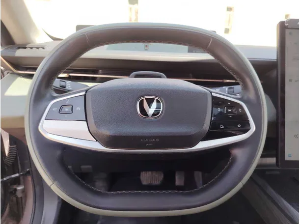 Car image 20