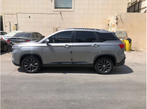 Car image 8