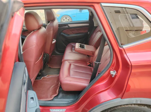 Car image 13