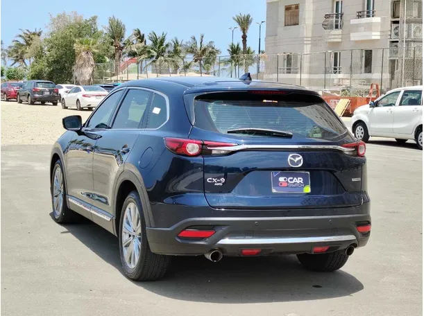 Car image 7