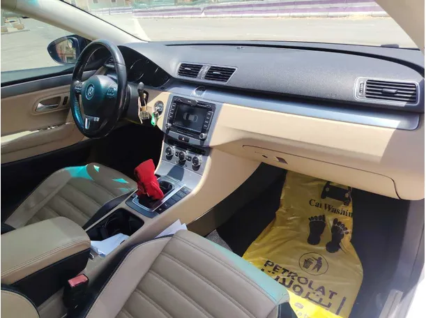 Car image 13