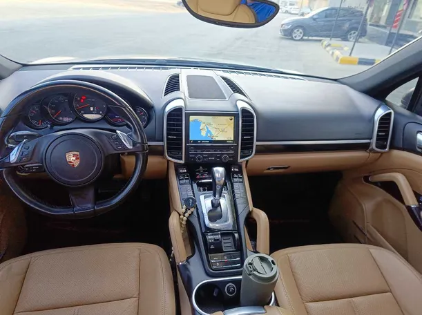 Car image 20