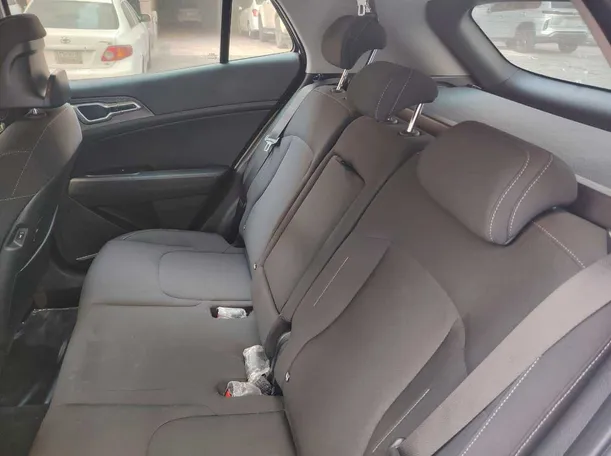 Car image 20
