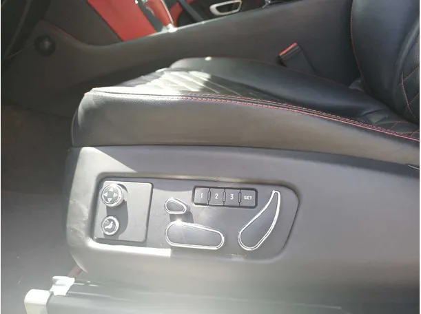 Car image 23