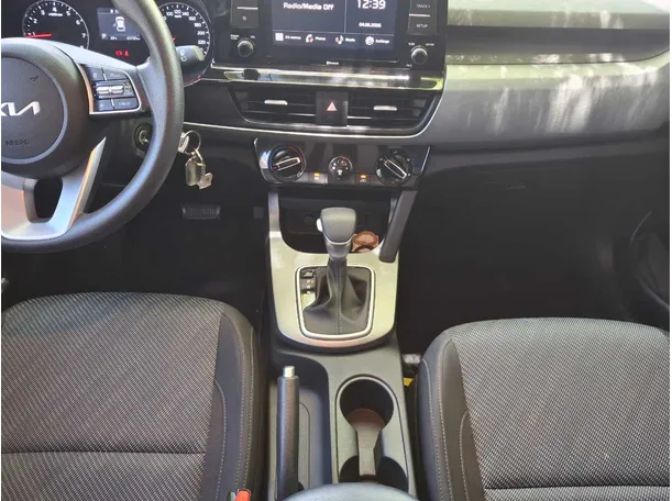Car image 15