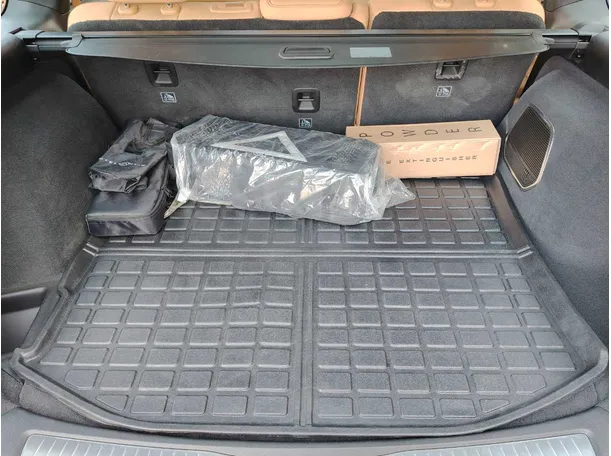 Car image 25