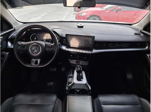 Car image 15