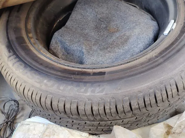 Car image 25