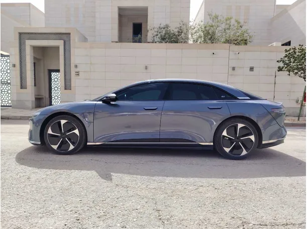 Car image 8