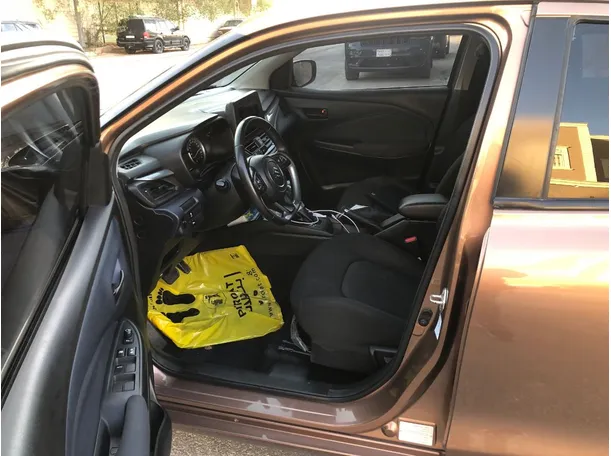 Car image 11