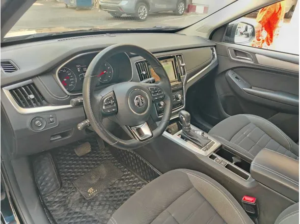 Car image 15