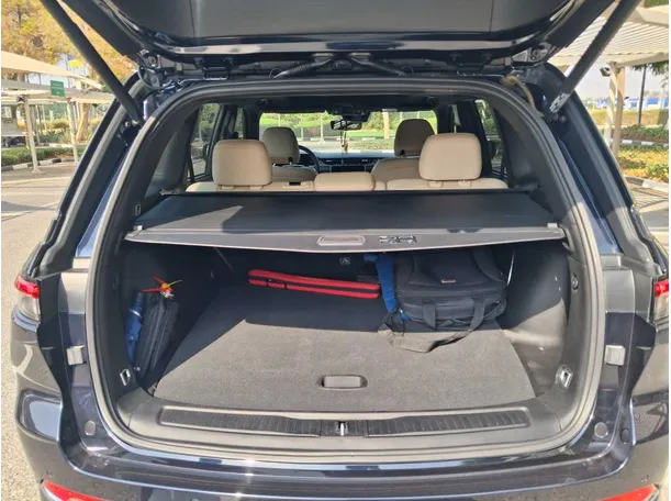 Car image 19