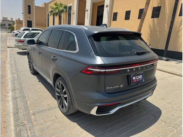 Car image 7