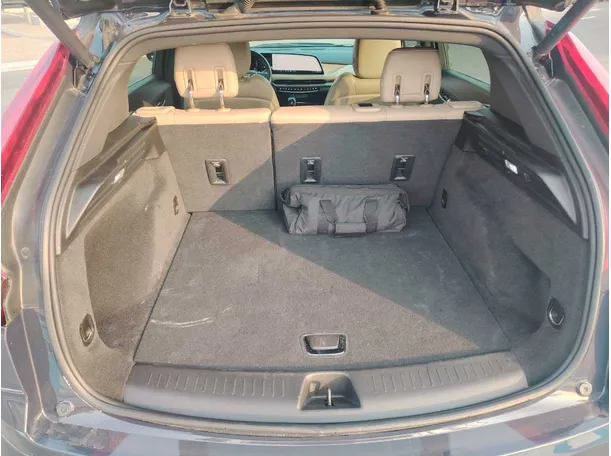 Car image 26