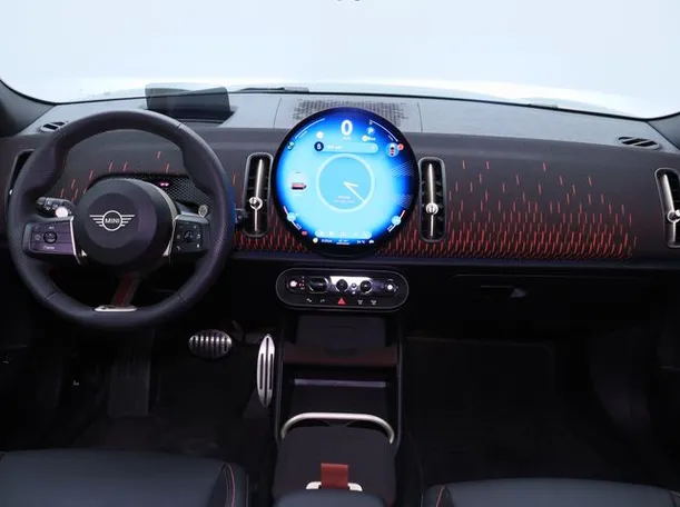 Car image 10