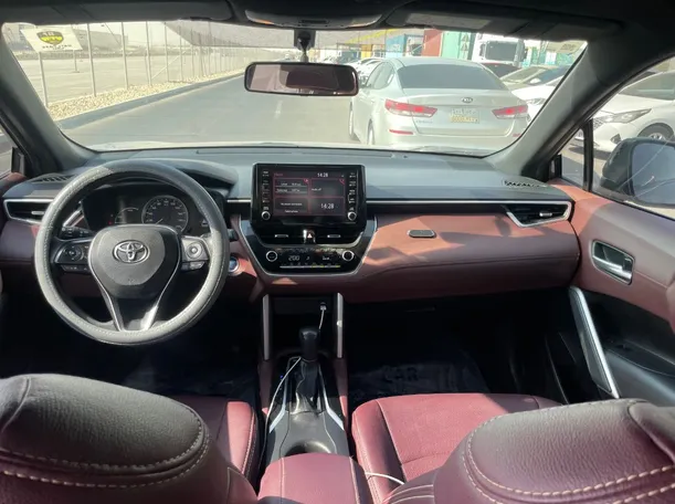 Car image 16